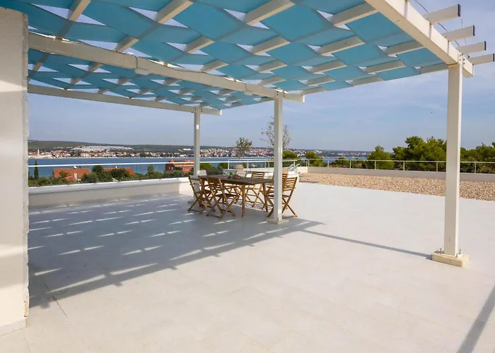 Santa Lucia Tatil Evi *