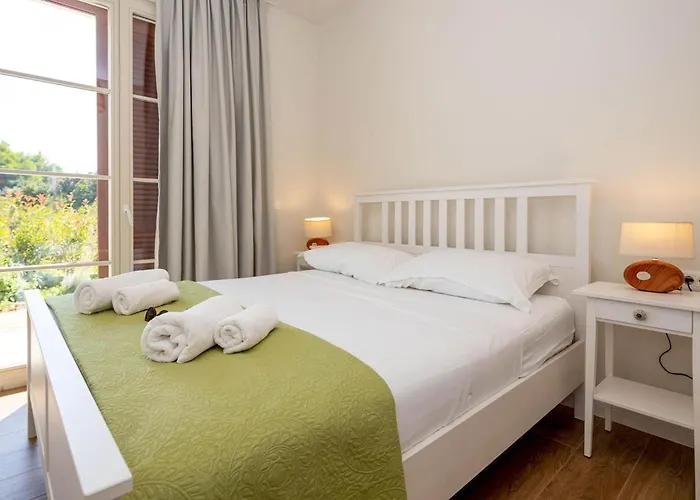 Santa Lucia Vikendica *